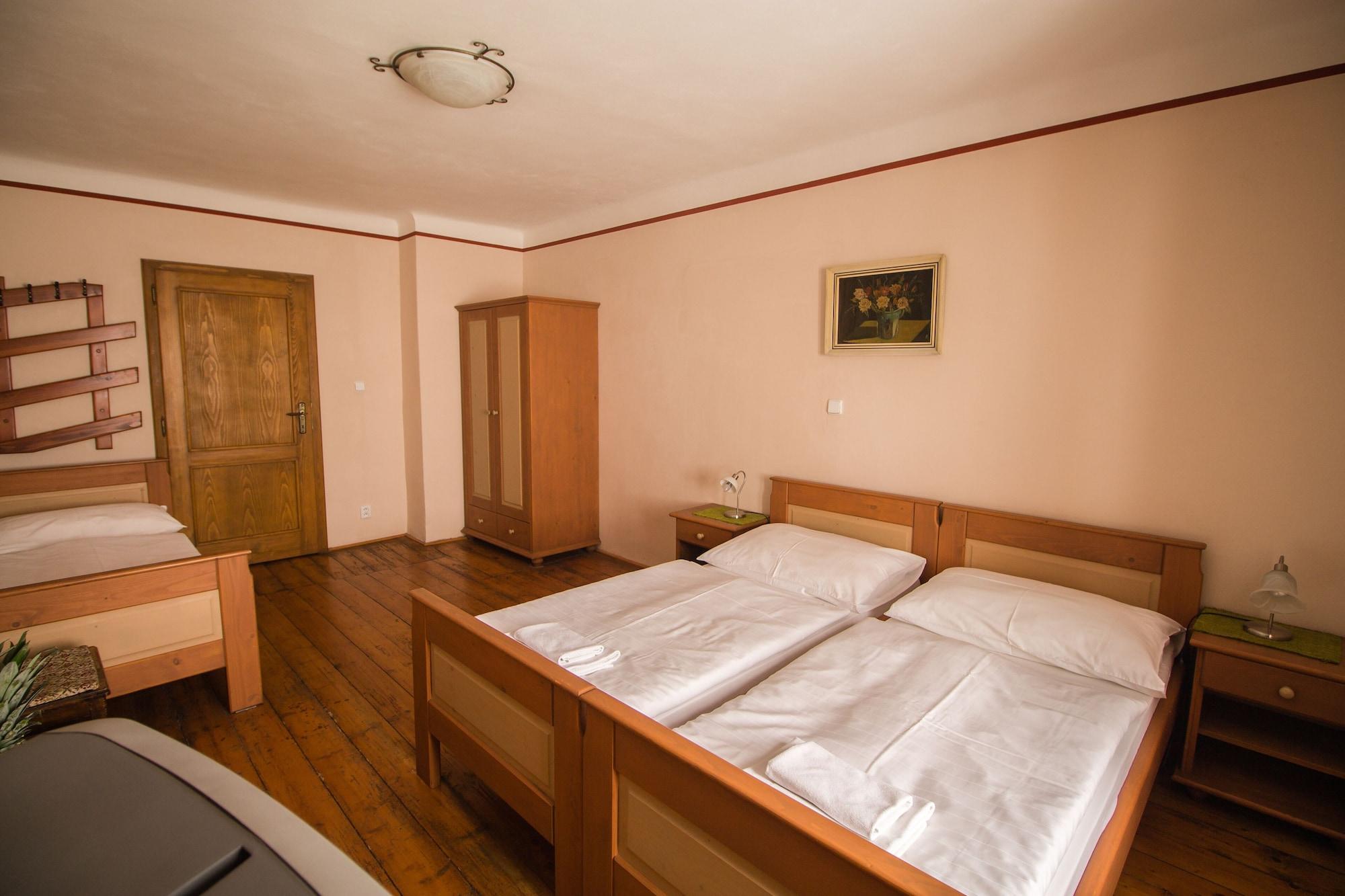 Hotel Svambersky Dum เชสกี้ครุมลอฟ ภายนอก รูปภาพ