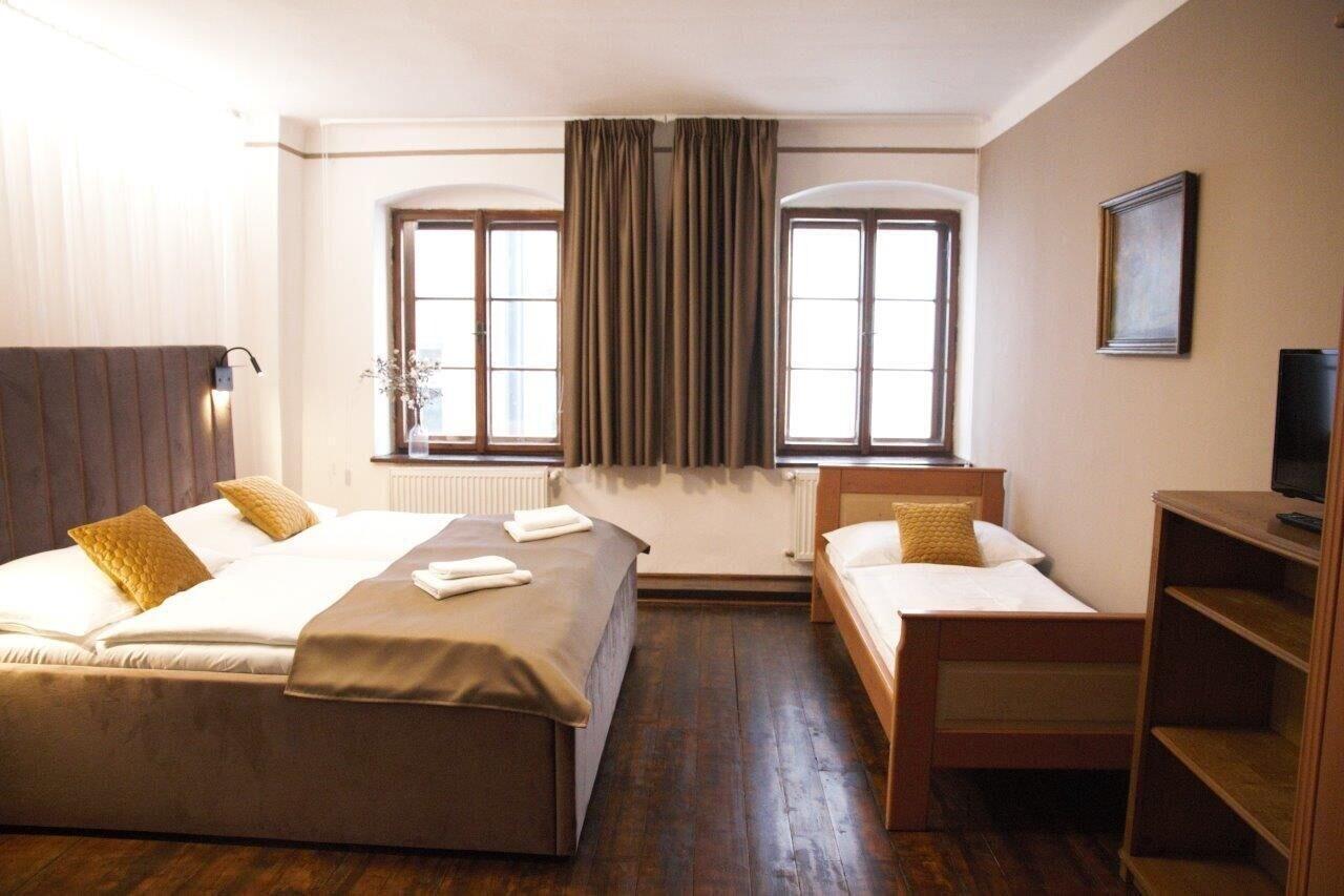 Hotel Svambersky Dum เชสกี้ครุมลอฟ ภายนอก รูปภาพ